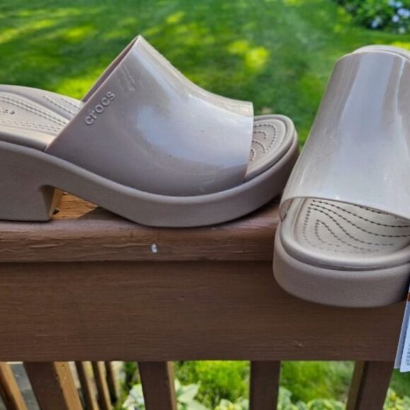 Crocs LiteRide Brooklyn slide  - NWT - tan size 10w - Picture 1 of 2